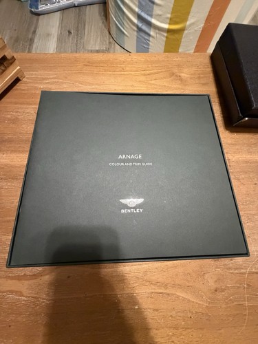 Bentley arnage book - book, catalog